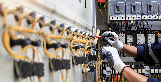 Professional Electrician technician working in Commercial Point, OH